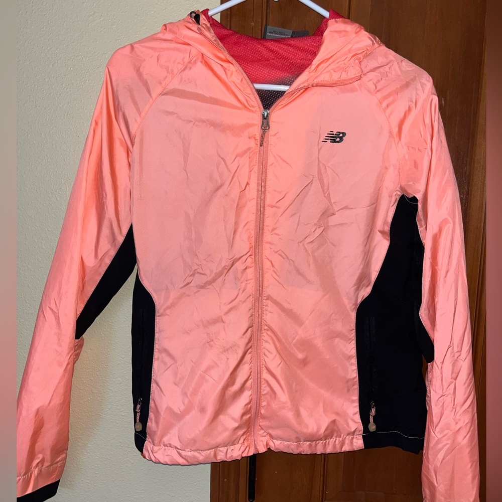 NEW BALANCE WIND BREAKER